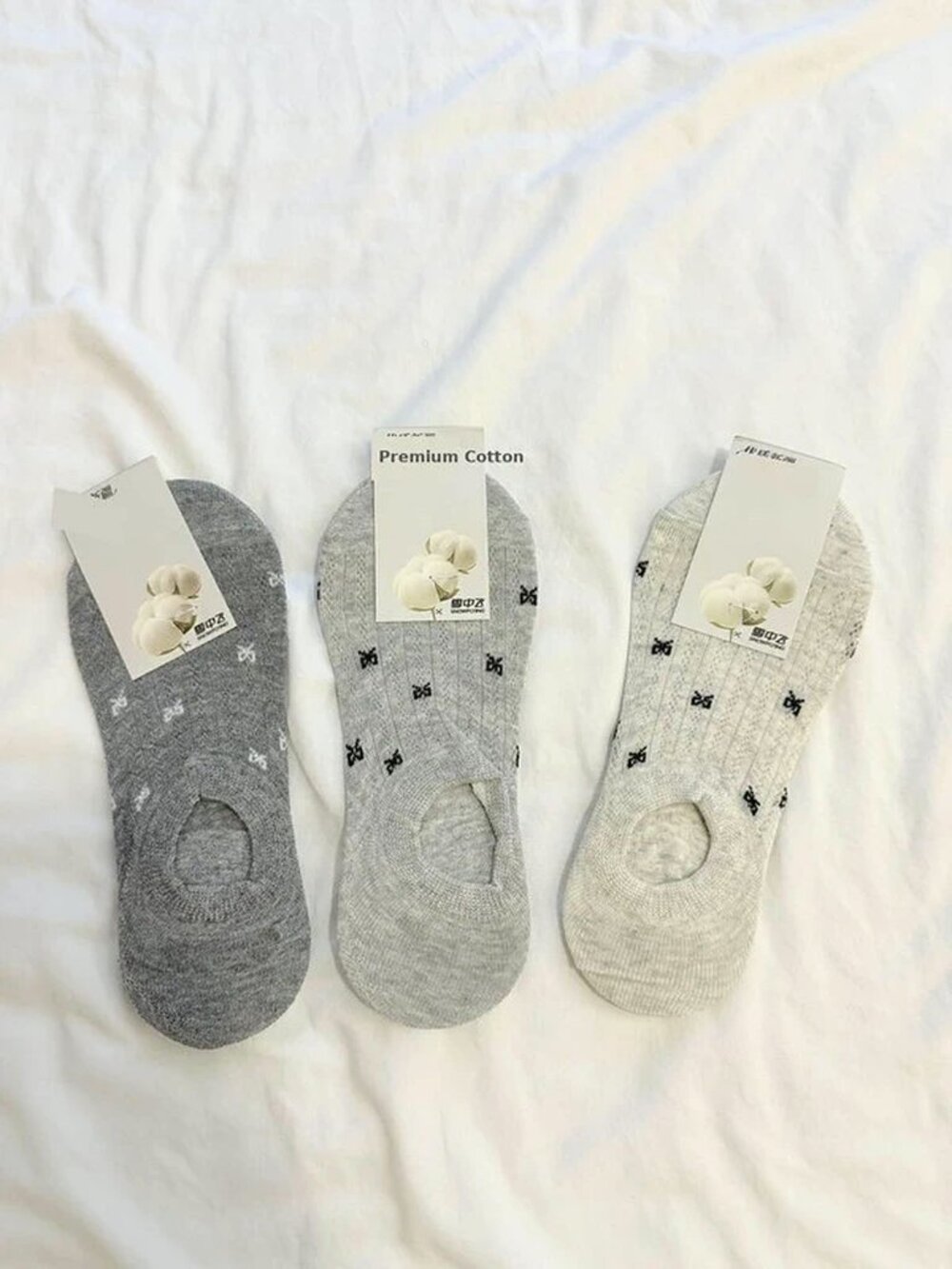 3 Pack No-Show Socks with Bow Print and Anti-Slip Grip